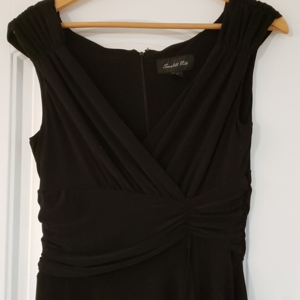 Black dress - Picture 3 of 4